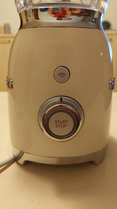 Продам блендер Smeg. (2 фото из 5)