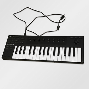 Keyboarbs: Komplete Kontrol M32- Native Instruments (3 foto / 3)