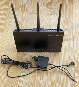 ASUS Router RT-AC68U (1 foto / 3)