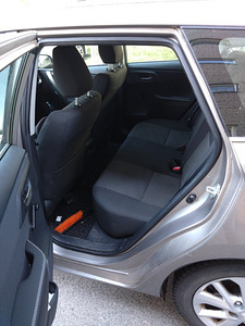 Toyota Auris (4 фото из 5)