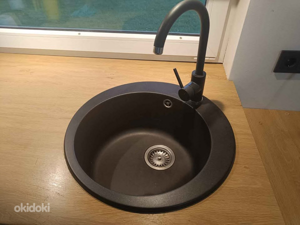 Must sädelev ümar valamu ja segisti!