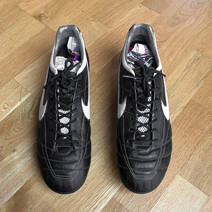 Jalgpalli butsad Nike Air Legend (44) (1 foto / 5)