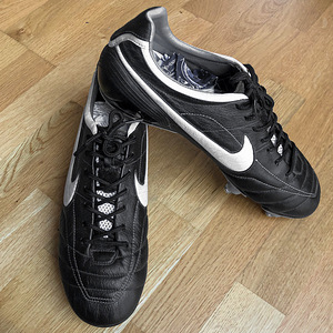 Jalgpalli butsad Nike Air Legend (44) (2 foto / 5)