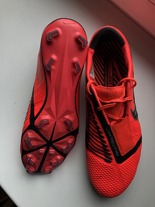 Nike jalgpalli putsad Phantom Venom Elite (2 foto / 3)