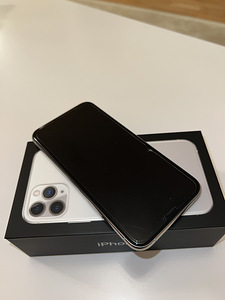 iPhone 11 pro + зарядное устройство/чехлы (4 фото из 5)