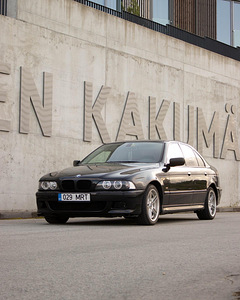 BMW E39 ПОЛНЫЙ ПАКЕТ (1 фото из 9)