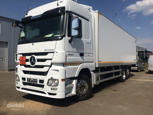 Коммерческий автомобиль mercedes