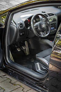 SEAT Leon Cupra (7 foto / 14)