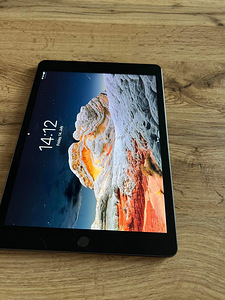 iPad 8-го поколения 2020 г. (1 фото из 5)