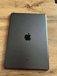 iPad 8-го поколения 2020 г. (3 фото из 5)