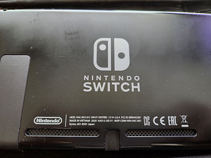Nintendo Switch + 3 Mängu (Ni No Kuni, Splatoon 2, ...) (4 foto / 6)
