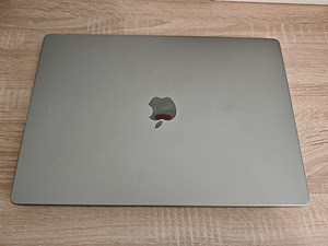 MacBook Pro | M1 Pro | 16" | 512GB | 16GB + Decoded Sleeve (4 foto / 8)
