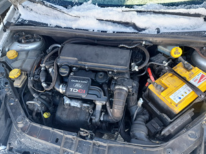 Ford Fiesta (5 foto / 7)
