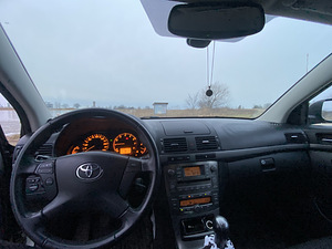 Toyota Avensis 2.0 108kw (6 foto / 8)