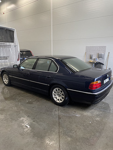 BMW 728i 142kw 2001a (3 foto / 13)