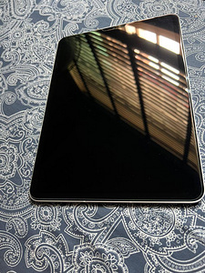 iPad Pro 11 inch (3rd gen) silver 128GB wifi + cellular (2 foto / 3)