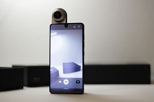 Unikaalne Essential Phone 360 kaameraga, uueväärne (8 foto / 8)