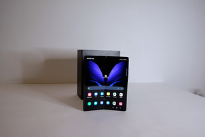 Tippklassi Samsung Z Fold 2 12GB/256GB, täiskomplekt (1 foto / 8)