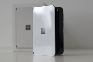 UUS Ainulaadne Microsoft Surface Duo telefon (1 foto / 10)