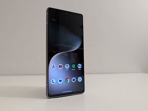 Unikaalne Sharp Aquos R8 5G, ideaalses seisukorras (2 foto / 10)
