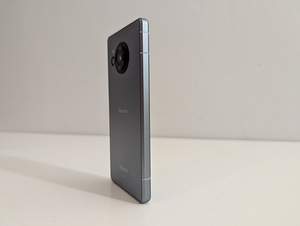 Unikaalne Sharp Aquos R8 5G, ideaalses seisukorras (6 foto / 10)
