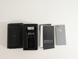 Unikaalne Blackberry Key2 LE, uueväärne (9 foto / 9)