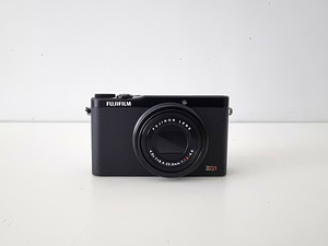 Legendaarne Fujifilm XQ1, uueväärne (1 foto / 10)