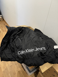 Calvin Klein зимняя куртка (4 фото из 4)