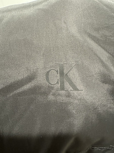 Calvin Klein куртка (3 фото из 3)