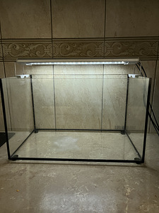 Akvaarium 45l, 50x 30x 30cm + valgustus (1 foto / 8)