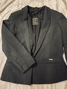 GUESS одежда (10 фото из 10)