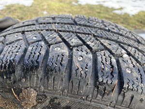 Müüa Volkswageni plekkveljed koos naastrehvidega! 15” (4 foto / 8)