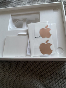 13-inch Mac Book Air with Apple M1 chip (3 foto / 8)