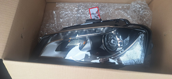 Audi A3 8P 2012a vasak esimene HELLA tuli