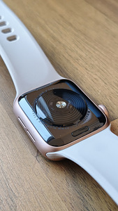 Müüa Apple Watch SE 40mm (roosa kuld, alumiinium) (5 foto / 9)