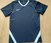 Спортивная футболка Nike M