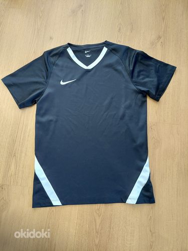 Спортивная футболка Nike M (фото #1)