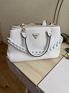 Сумка GUESS (1 фото из 2)