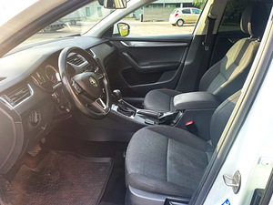 Skoda Octavia 1.6 85kW (11 foto / 14)