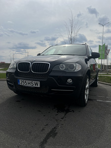 BMW X5 (2 фото из 11)