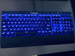 Corsair K70 LUX Cherry MX Red (1 foto / 2)