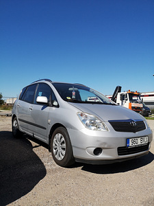 Toyota Corolla Verso (3 foto / 5)