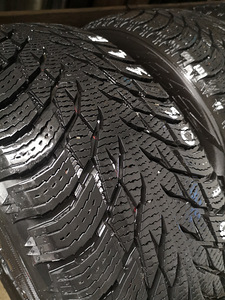 Nokian hakkkapelita suv 3 (4 foto / 5)