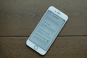 iPhone 8 Gold 64 GB (2 foto / 5)