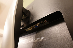 Dell Ultrasharp U2412M 24" 1920 x 1200 IPS (4 foto / 5)