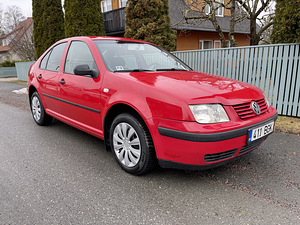 Volkswagen Bora 1.6 77KW (1 foto / 12)