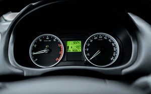 Skoda Fabia 1.2 2010 (15 foto / 15)