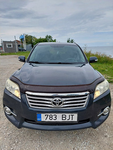 Toyota Rav4 (2 фото из 9)