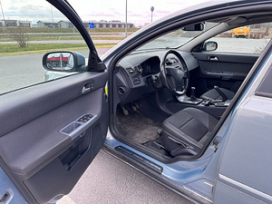 Volvo V50 2008 Diisel manuaal (8 foto / 10)