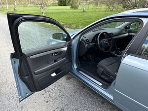 Audi A4 1.6 75kW (10 фото из 14)